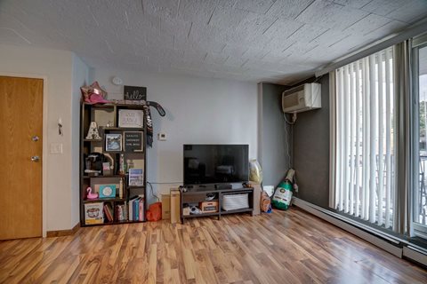 Surf and Surfside apartments and townhomes in Downtown Madison, WI. Fully Furnished, studio, one bedroom, 2 bedroom. Lake views. Managed by Wisconsin Management Company